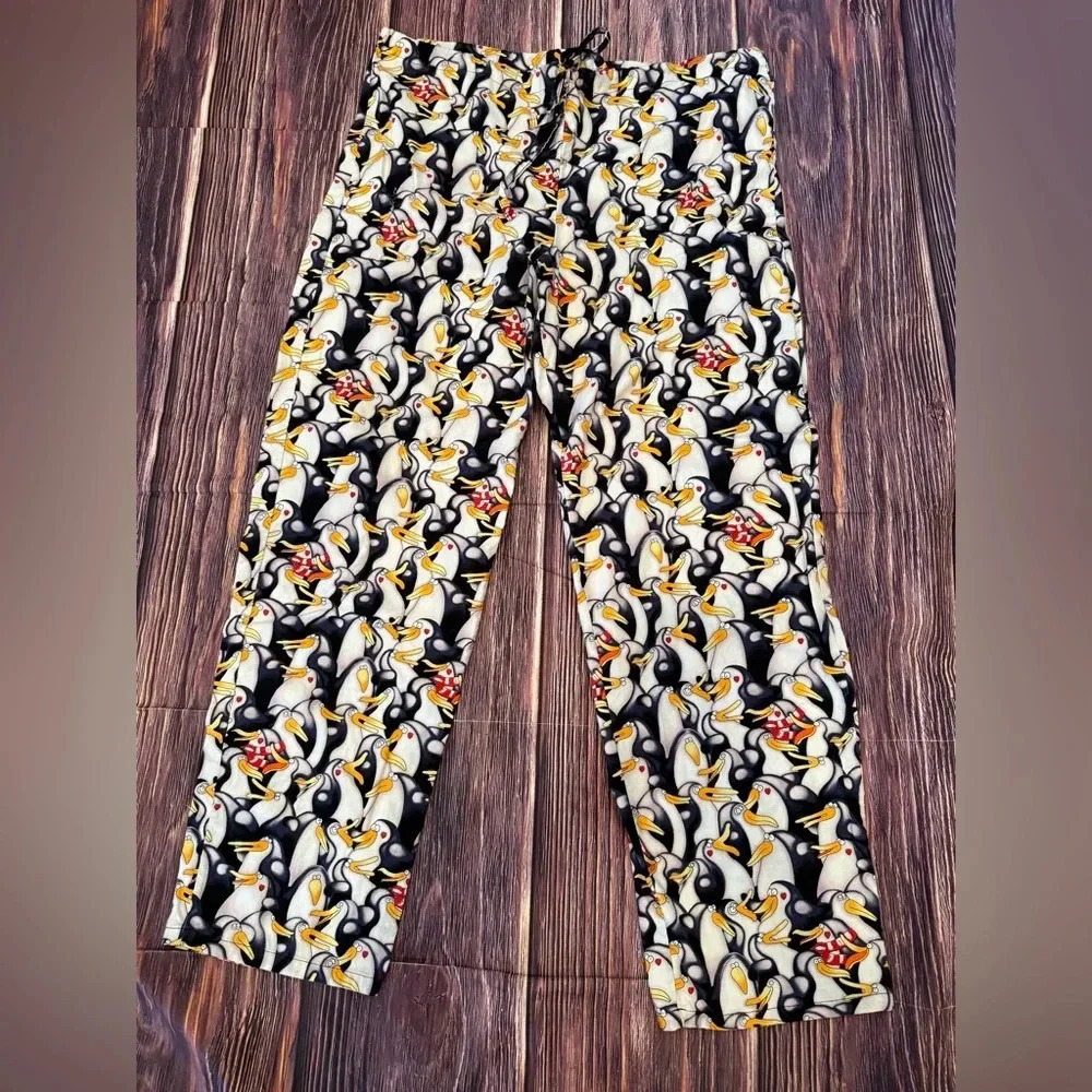 Cotton scrubs and company size small penguins